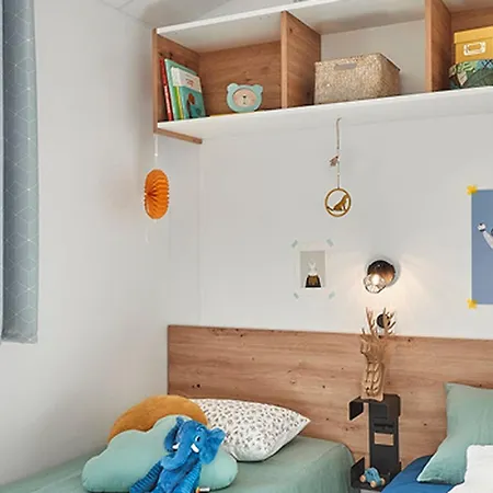 Mobil-home Avec Terrasse A Hyeres, Ideal Pour 4 Personnes - Api-1-52-1135 *