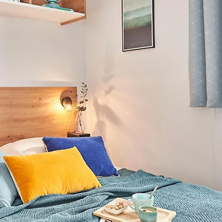 Mobil-home Avec Terrasse A Hyeres, Ideal Pour 4 Personnes - Api-1-52-1135 مكان تخييم Hyères