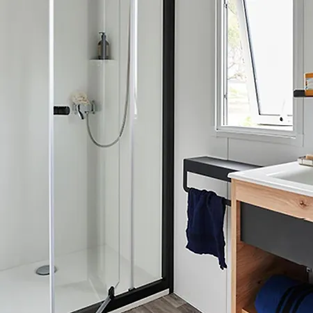Mobil-home Avec Terrasse à Hyères, Idéal Pour 4 Personnes - Api-1-52-1135 * Hyères