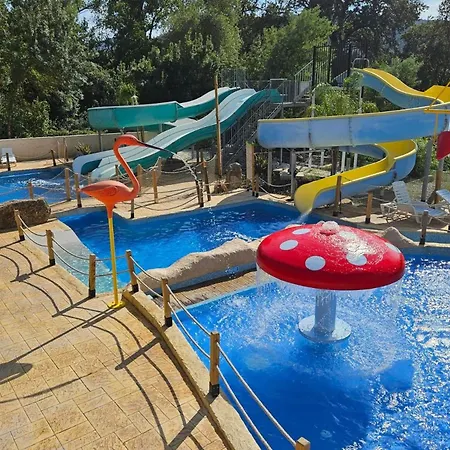Mobil-home Avec Terrasse A Hyeres, Ideal Pour 4 Personnes - Api-1-52-1135 مكان تخييم Hyères