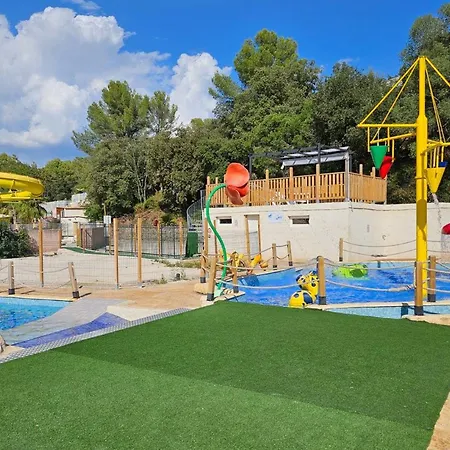 Camping Mobil-home Avec Terrasse à Hyères, Idéal Pour 4 Personnes - Api-1-52-1135