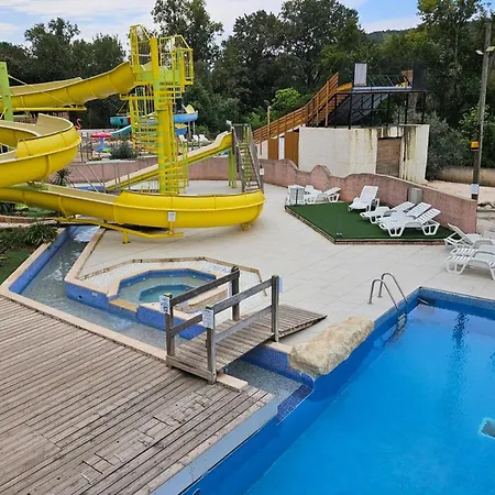 Mobil-home Avec Terrasse à Hyères, Idéal Pour 4 Personnes - Api-1-52-1135 Camping Hyères