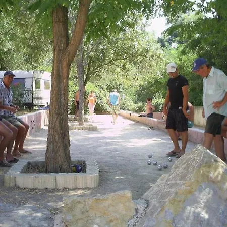 Mobil-home Avec Terrasse à Hyères, Idéal Pour 4 Personnes - Api-1-52-1135 Camping